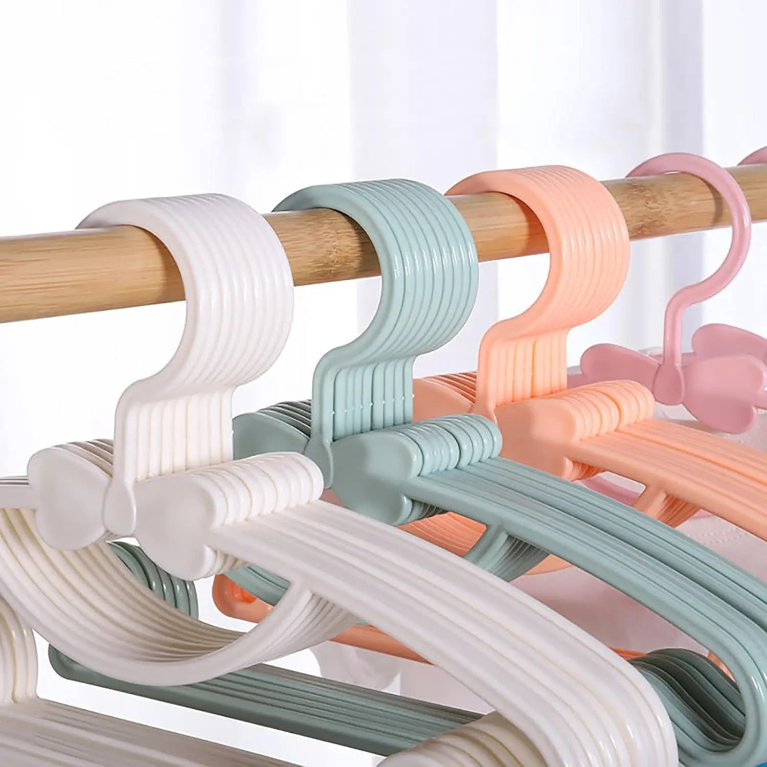 Baby-Kleiderständer aus Kunsts – Baby Clothing Hangers Bewertung und Preis